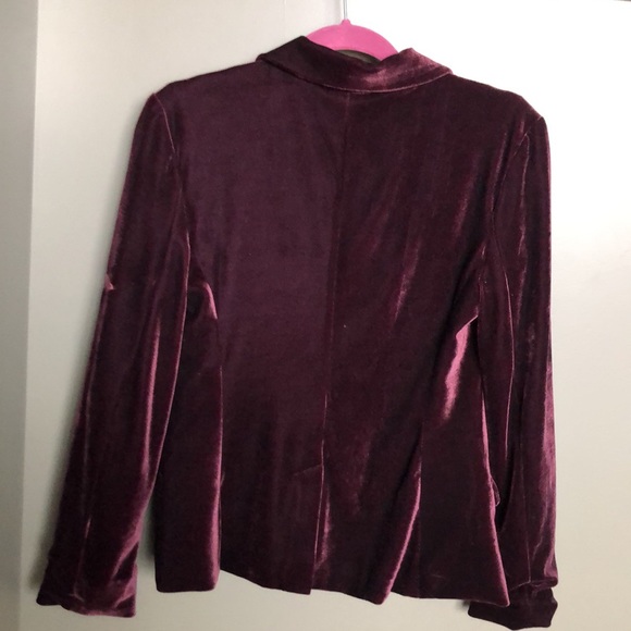 Beautiful purple/burgundy Velvet blazer - Picture 5 of 6